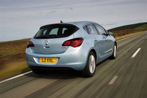 Used Vauxhall Astra Hatchback (2009 - 2015) Review | Parkers