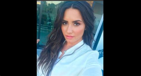 Instagram Demi Lovato Alborota Las Redes Con Infartante Escote Foto