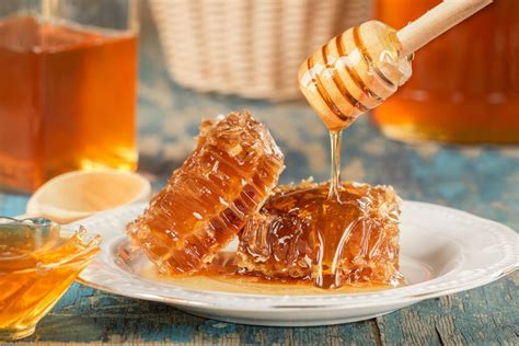 Low Carb Honey Substitutes The 4 Best Sweet Keto Safe Alternatives To Honey