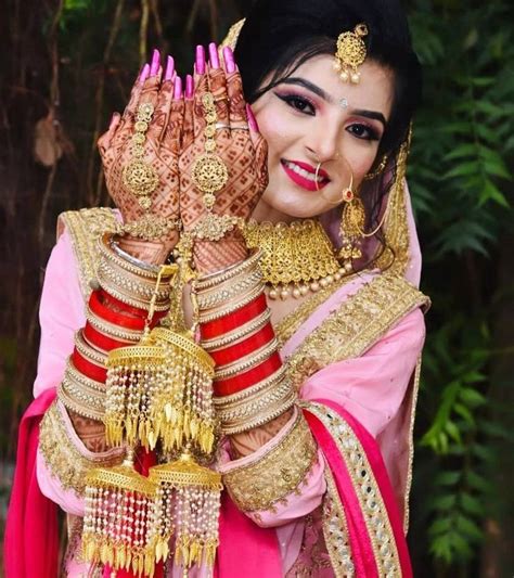 Pin By Priya Sweety On Wedding Bride Indian Bride Photography Poses