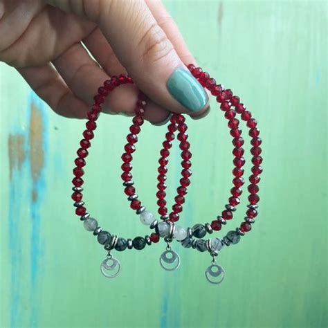 Pulsera roja de protección con Cuarzo Turmalinado Piamaria