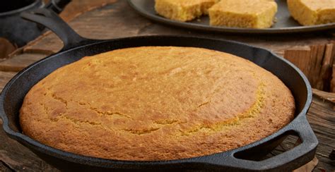 Skillet Cornbread Recipe | "JIFFY" Mix