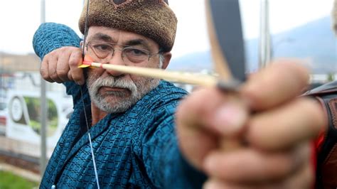 Geleneksel Türk Yayı Kahramanmaraş ta Emekli Öğretmenin Sanatında