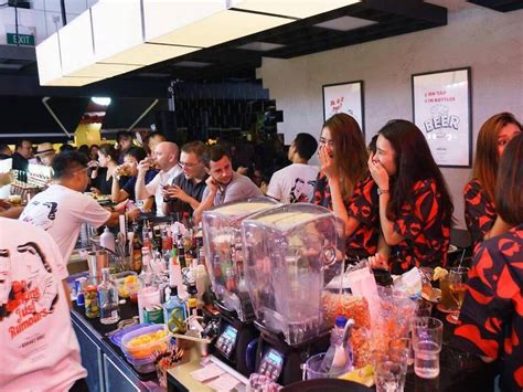 Best Bars With Free Flow Alcohol In Singapore