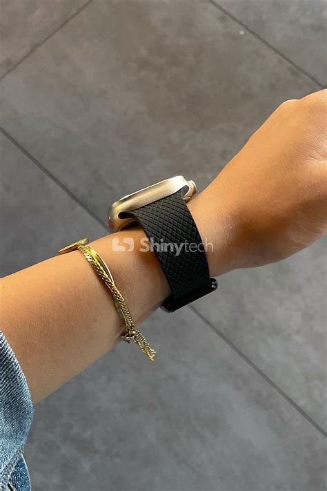 Siyah Apple Watch Uyumlu Modern Tokalı Kordon Modelleri ShinyTech