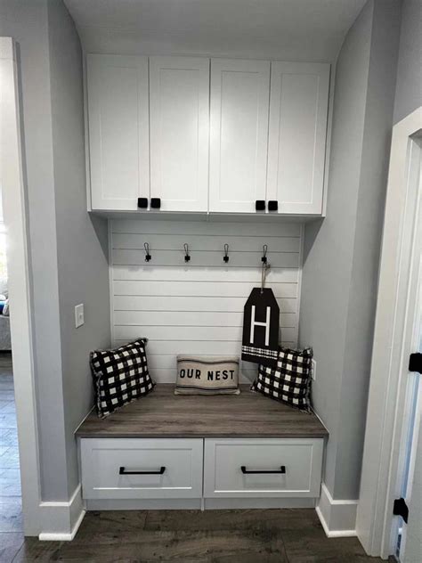 Custom Mudrooms And Entryway Built Ins The Closet Niche