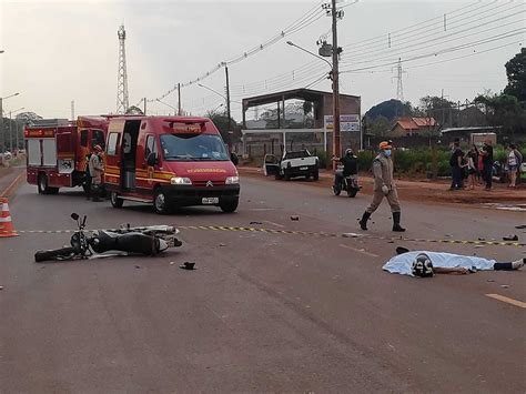 Motociclista De Anos Invade Contram O E Morre Atropelado Por Picape