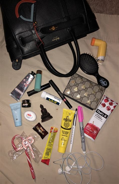 Pin On Whats In My Bag Everyday Bag Essentials Inside My Bag