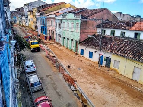 Arqueólogos encontram acervo do século XIX no bairro do Santo Antônio