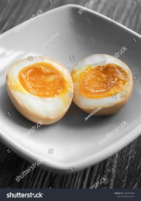 World Record Egg Split Half Stock Photo 1286333668 Shutterstock