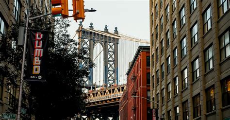 Washington Street with the View of the Manhattan Bridge in New York ...