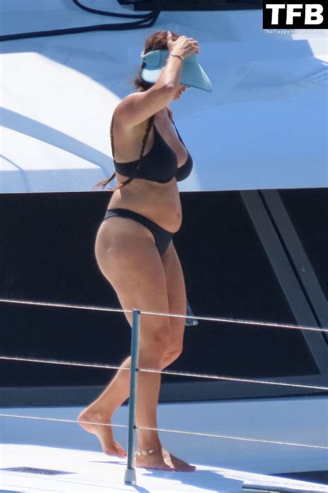 Tonia Buxton Antigoni Buxton Look Hot In Bikinis Photos OnlyFans Leaked Nudes