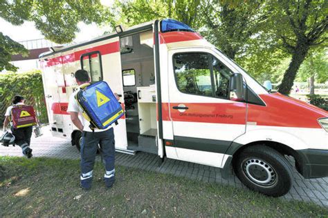 Wie Lange Darf Es Dauern Bis Der Rettungswagen Kommt S Dwest