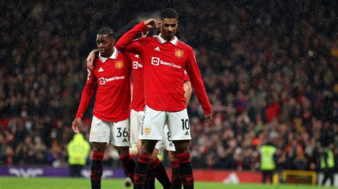 PREMIER LEAGUE - Manchester United s'impose largement contre