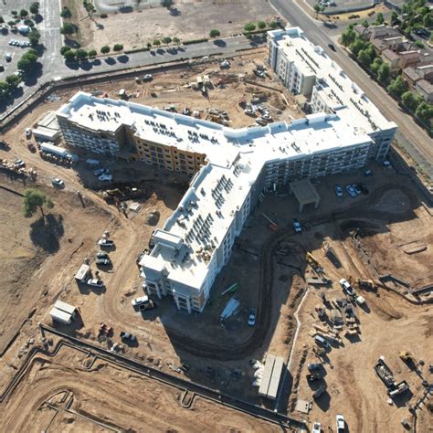 Phoenix, Arizona's Casa Azure Continues Construction