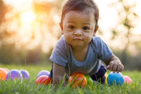 Bebé De Diez Meses Todo Sobre Alimentación Sueño Y Desarrollo En El