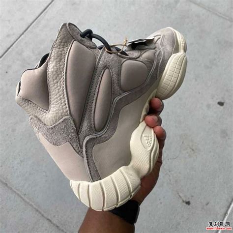 抢先欣赏：adidas Yeezy 500 High Mist Stone” 货号：gv7775 复刻鞋官网