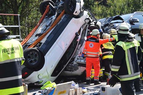 Bilder Kilometer Stau Nach Unfall Auf A Bei Holzkirchen