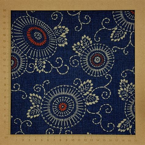 Tissu Japonais Coton Bleu Nuit Fleurs Et Arabesques Cru Et Rouges