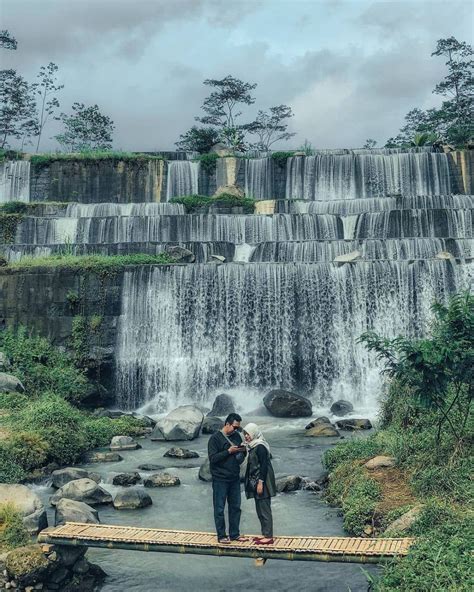 10 Air Terjun Bertingkat Terindah Di Indonesia