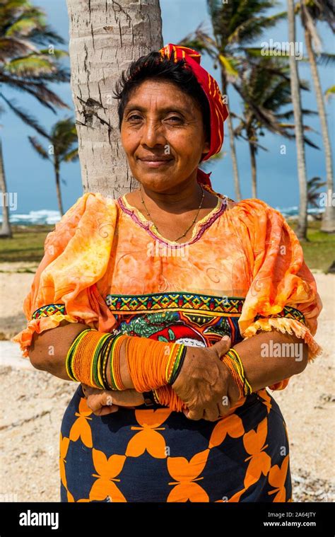 Portrait Traditional Kuna Yala Woman Fotograf As E Im Genes De Alta