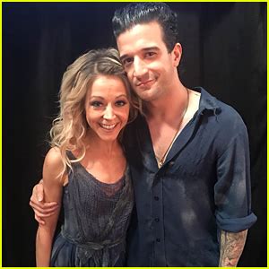 Lindsey Stirling Recreate an Iconic Dance for ‘DWTS’ Semi-Finals (Video ...