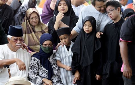 Jenazah Allahyarham Heikal Aras dikebumikan di Putrajaya | Nasional ...