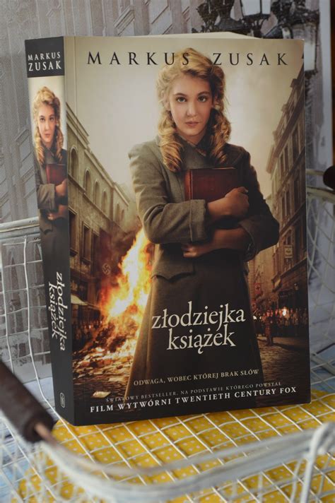 Biblioteczka Moni: "Złodziejka książek" Markus Zusak