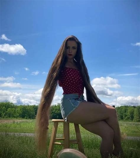 Long Hair Beauty On Instagram Marybornheimer3 Breathtaking Beauty 😮😍 ️ Hiding Her Arms With