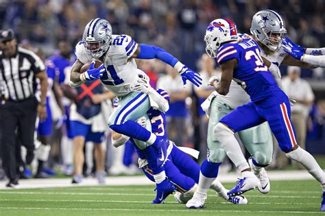 Cowboys RB Ezekiel Elliott on borrowed time, could play elsewhere in ...