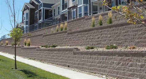 Split Face Block Retaining Wall