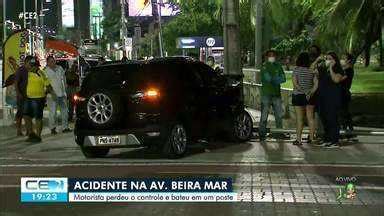 Cetv Edi O Motorista Perde Controle E Bate Contra Poste Na