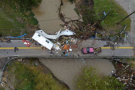 Las catastróficas inundaciones en Kentucky EEUU dejan ya 25 muertos y