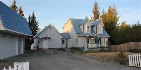 The Spyglass Inn B&B (Homer, AK): What to Know BEFORE You Bring Your Family