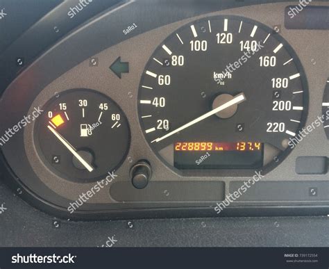 Fuel Empty Signal Shown When Fuel Stock Photo 739172554 | Shutterstock