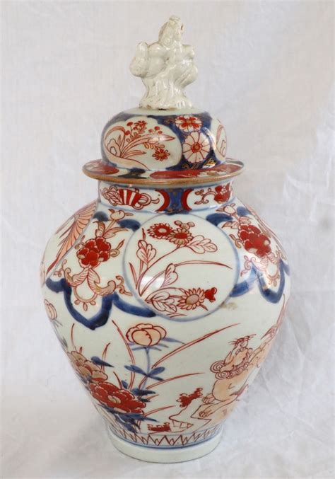 Paire De Potiches En Porcelaine Imari Fin Xixe