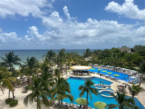 Dmitry F, Cancun – Travorium Stories