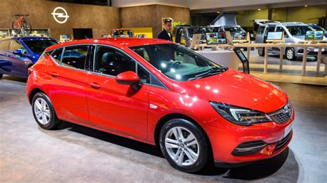 whats  difference   hatchback  liftback