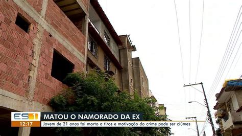 Jovem é morto a tiros dentro de casa no ES e ex da namorada é suspeito