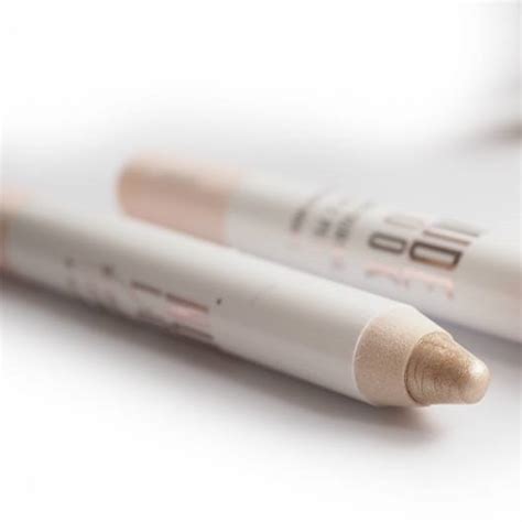 Golden Rose Nude Look Highlighting Glow Pen Id