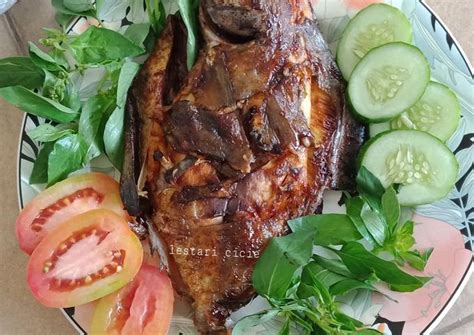 Resep Ikan Bawal Bakar Oleh Cicie Kitchen Cookpad