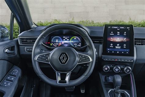 Renault Clio E Tech Hybrid Reviews Complete Car