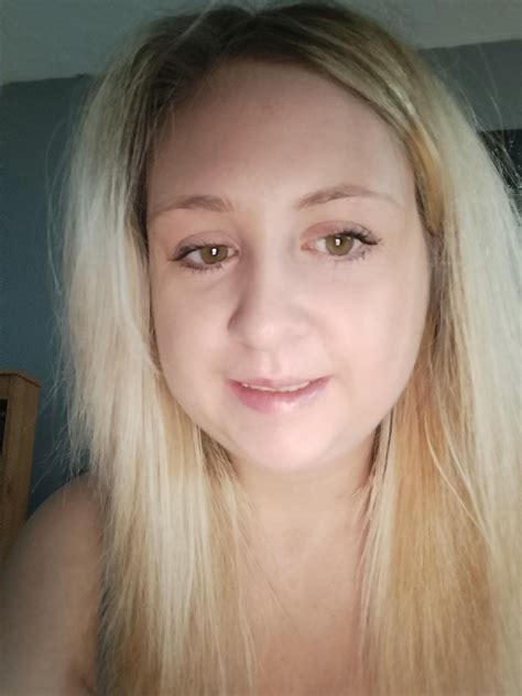 F28 Mom Am I Hot With Minimal Make Up R Amihot