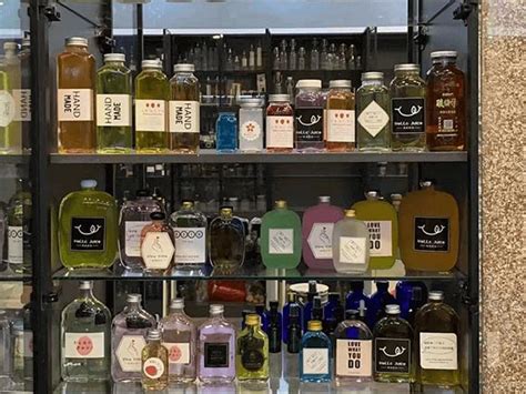 botol minuman kaca produsen botol toples wadah kaca terpercaya