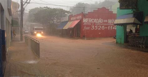 G Chuva Causa Transtornos E Alaga Ruas Na Cidade De Atal Ia