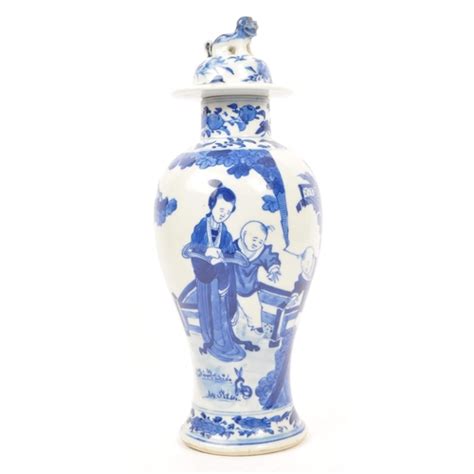 A Th Century Chinese Oriental Porcelain Blue And White Baluster