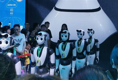 Shanghai Hosts World Artificial Intelligence Conference Showcasing