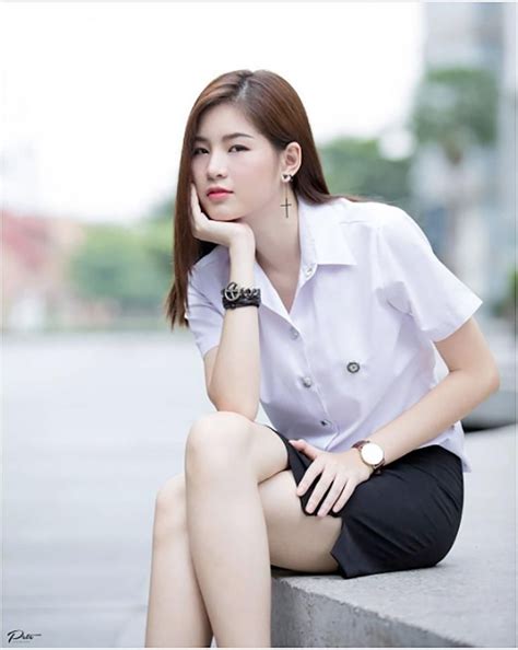 Hot Sexy Apple Lapisara Bikini Pics