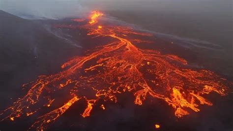 Volcano eruption in 2023, Red burning la... | Stock Video | Pond5