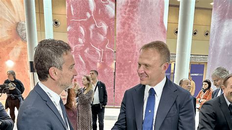 Macfrut Fiera Di Rimini Il Ministro Lollobrigida Visita Lo Stand Del Mof